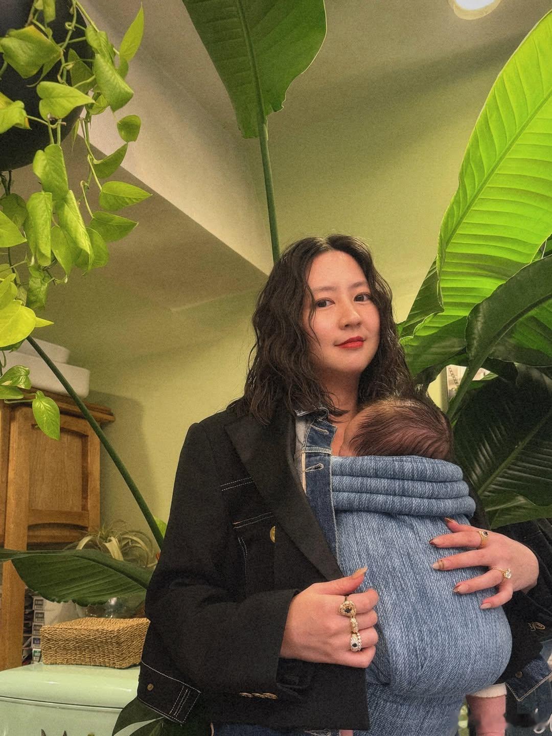 河北麻友子宣布二胎已平安出生！恭喜[送花花][送花花] ​​​