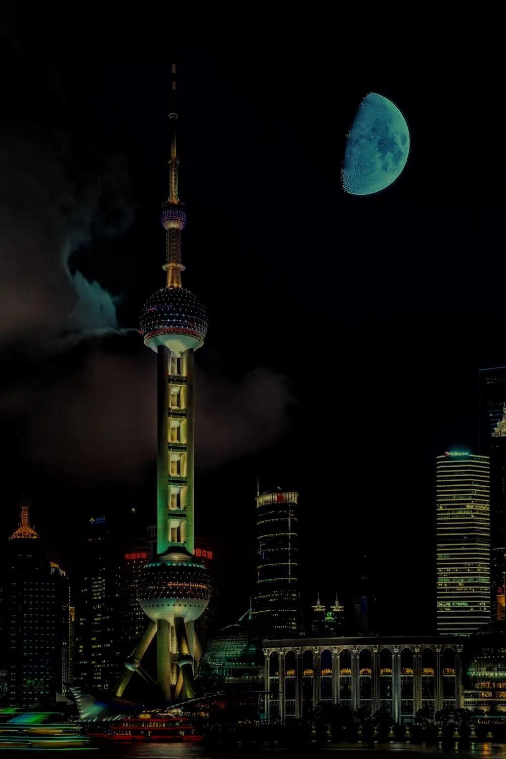 老照片，蓝月亮下的东方明珠