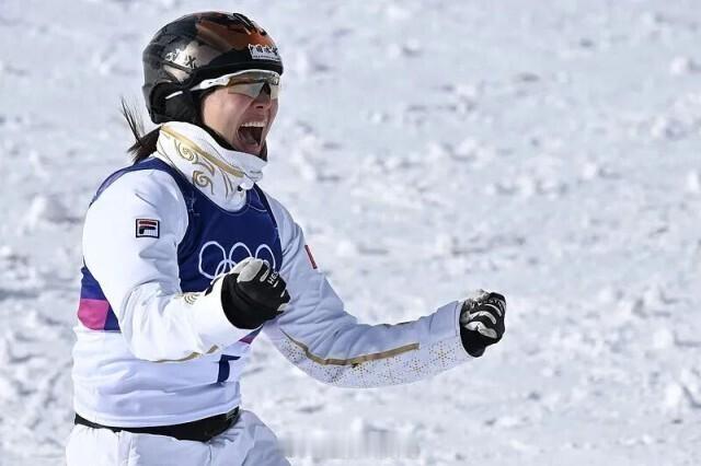 徐梦桃冬奥金牌徐梦桃空中技巧两连冠 徐梦桃冬奥第二金能够夺冠就非常不易，能够卫冕