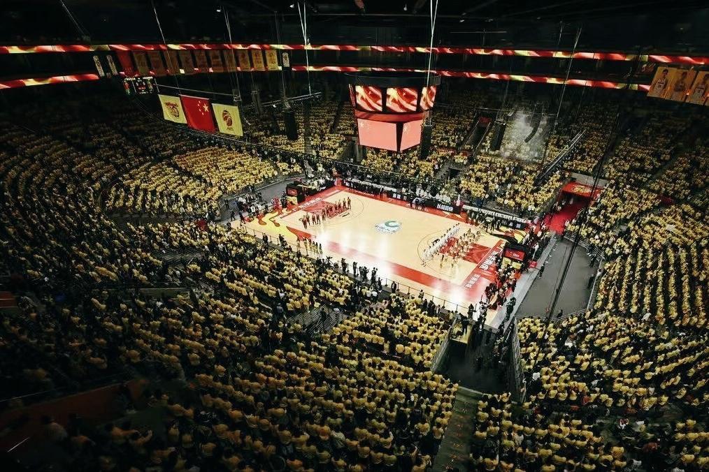 一票难求！
广东男篮主场迎战山西男篮
东莞主场门票早被一扫而空

今晚19：35