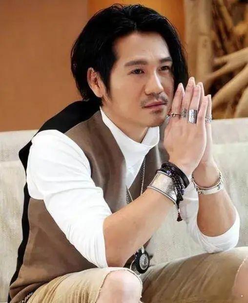 曹格没想到！6月3日,歌手曹格引发热议,起因是他在演唱会上谈起自己的感情状态,说
