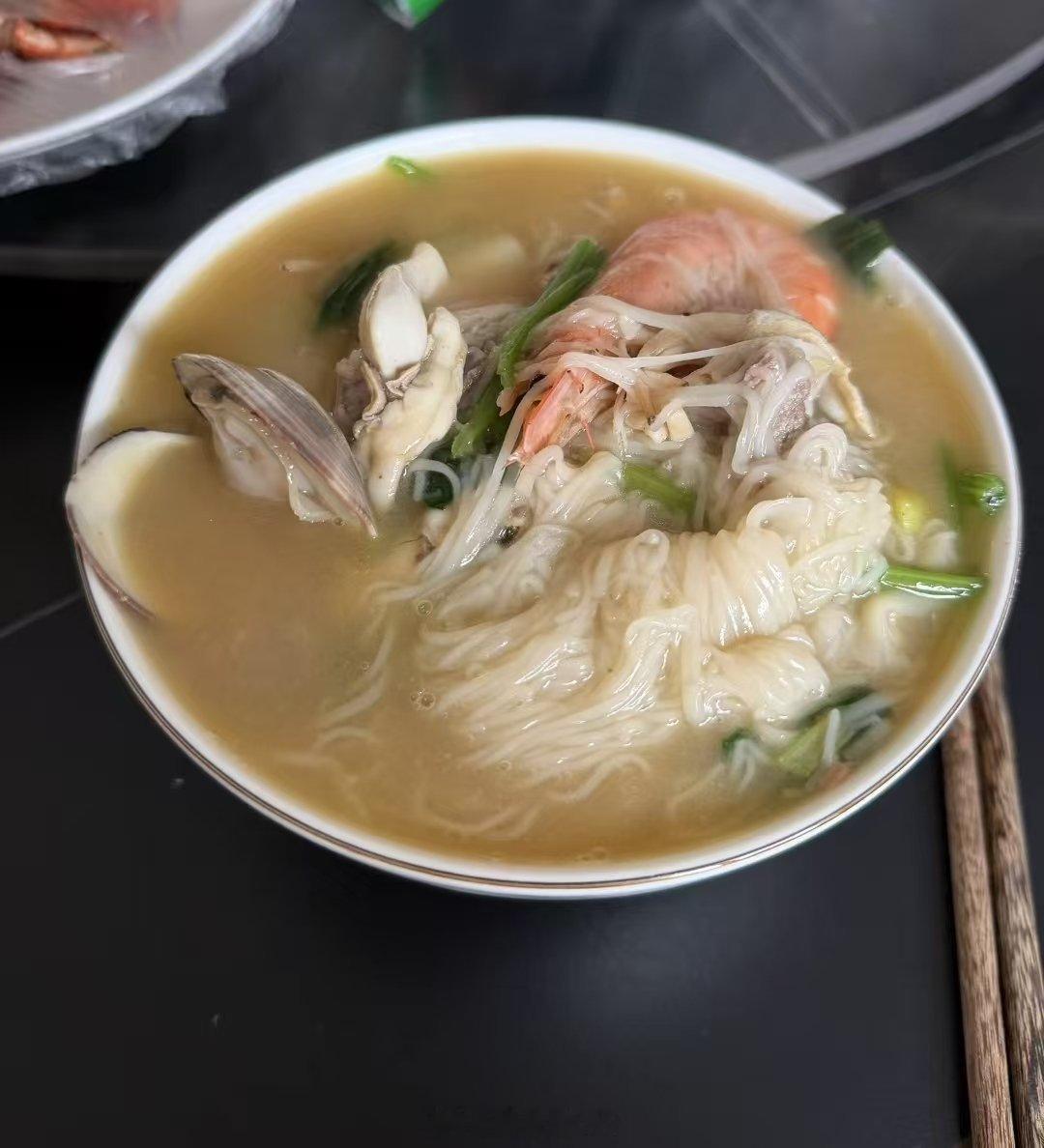 大年初一的第1餐就是线面，所有福州小孩的噩梦，跟你们解释不清楚，它可以无限繁殖，