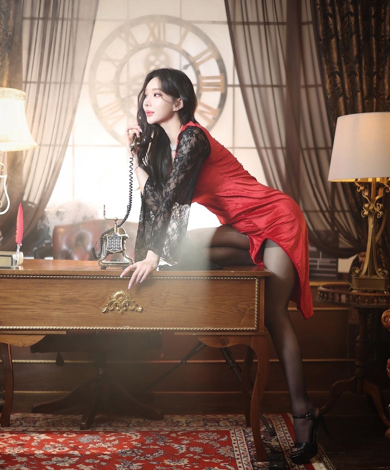 韩国模特画报，黑丝长腿的性感女神！