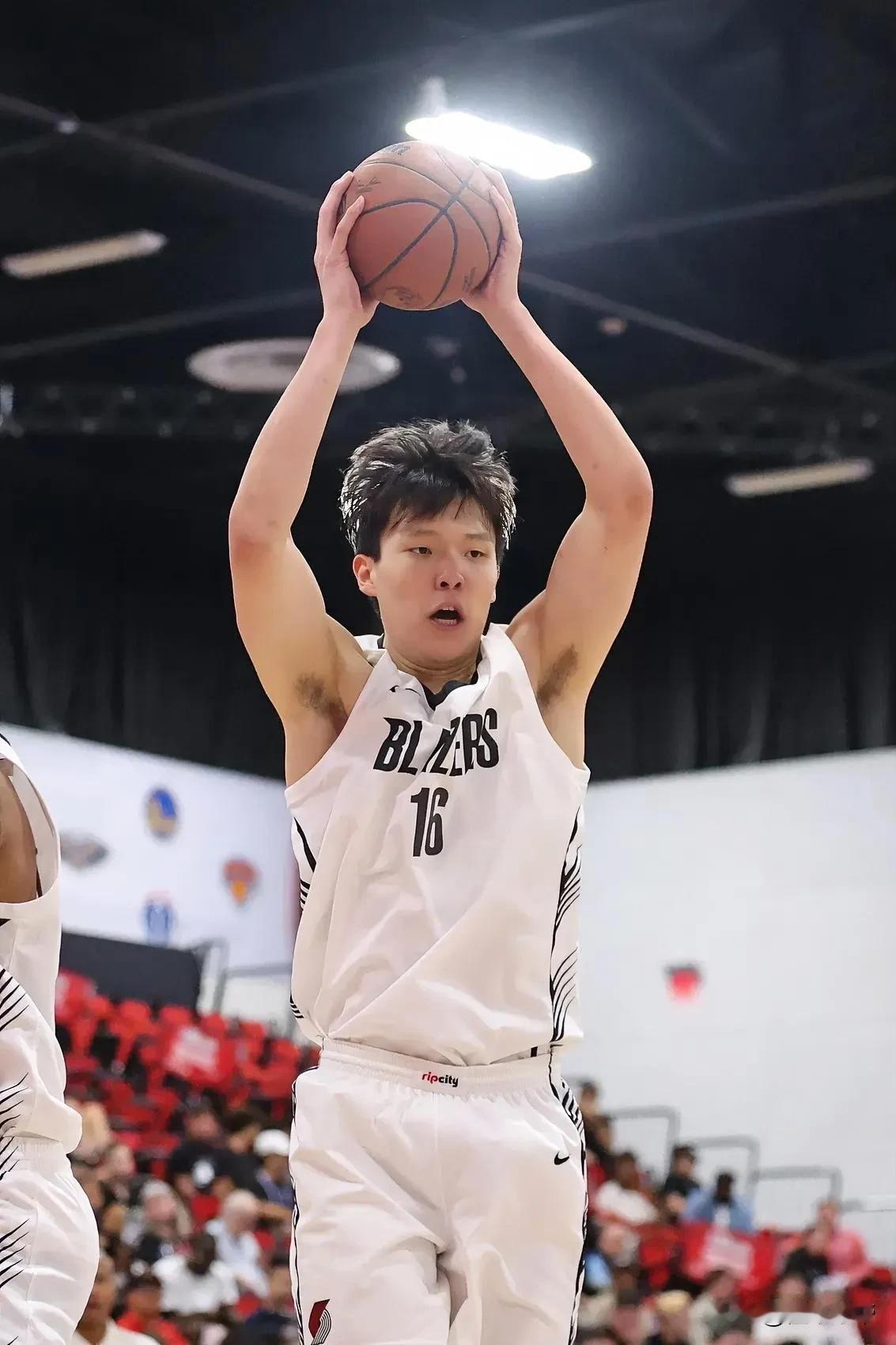 场均10+5+3+2，杨瀚森有望进入最佳新秀一阵！

杨瀚森参加了4场NBA夏季