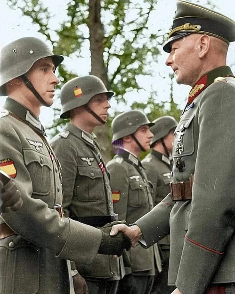 骑兵将军菲利普·克莱菲尔 Philipp Kleffel检阅了来自西班...