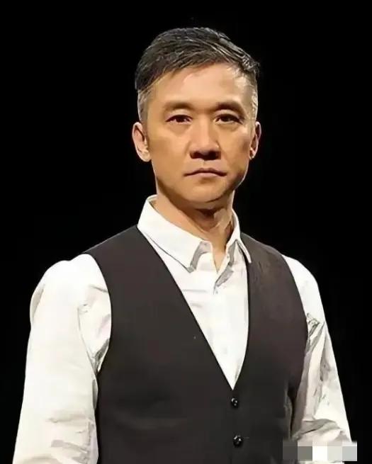2011年，黄志忠把自己在北京的两套千万房产、200万存款和名下所有车，一把塞给