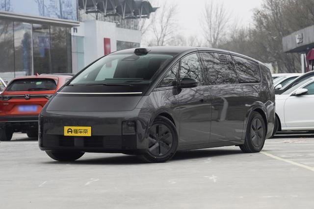 部分理想MEGA宣布召回，大约1.1万余辆

召回范围：召回编号S2025M01