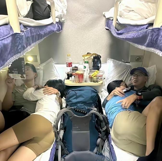 只要自己不尴尬
尴尬的就是别人