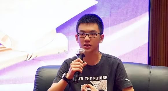 2019年的那个夏天，南宁的那个家庭在接到电话的那一刻，平静的生活被彻底打破。以