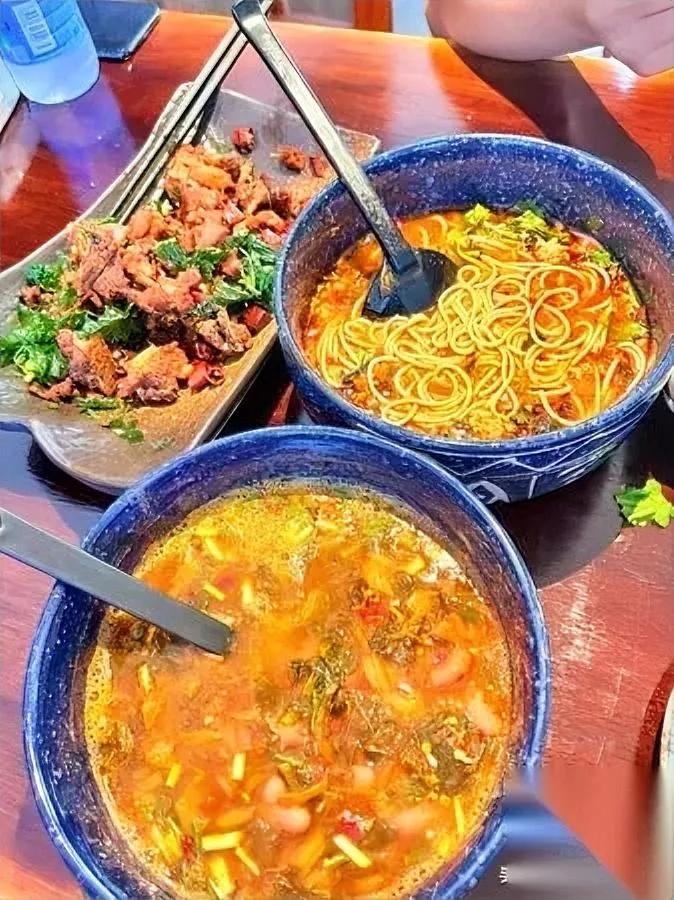 离婚后她20年不见儿子

临终前仍摇头

到底多伤才会这么决绝？刷到个故事挺感慨