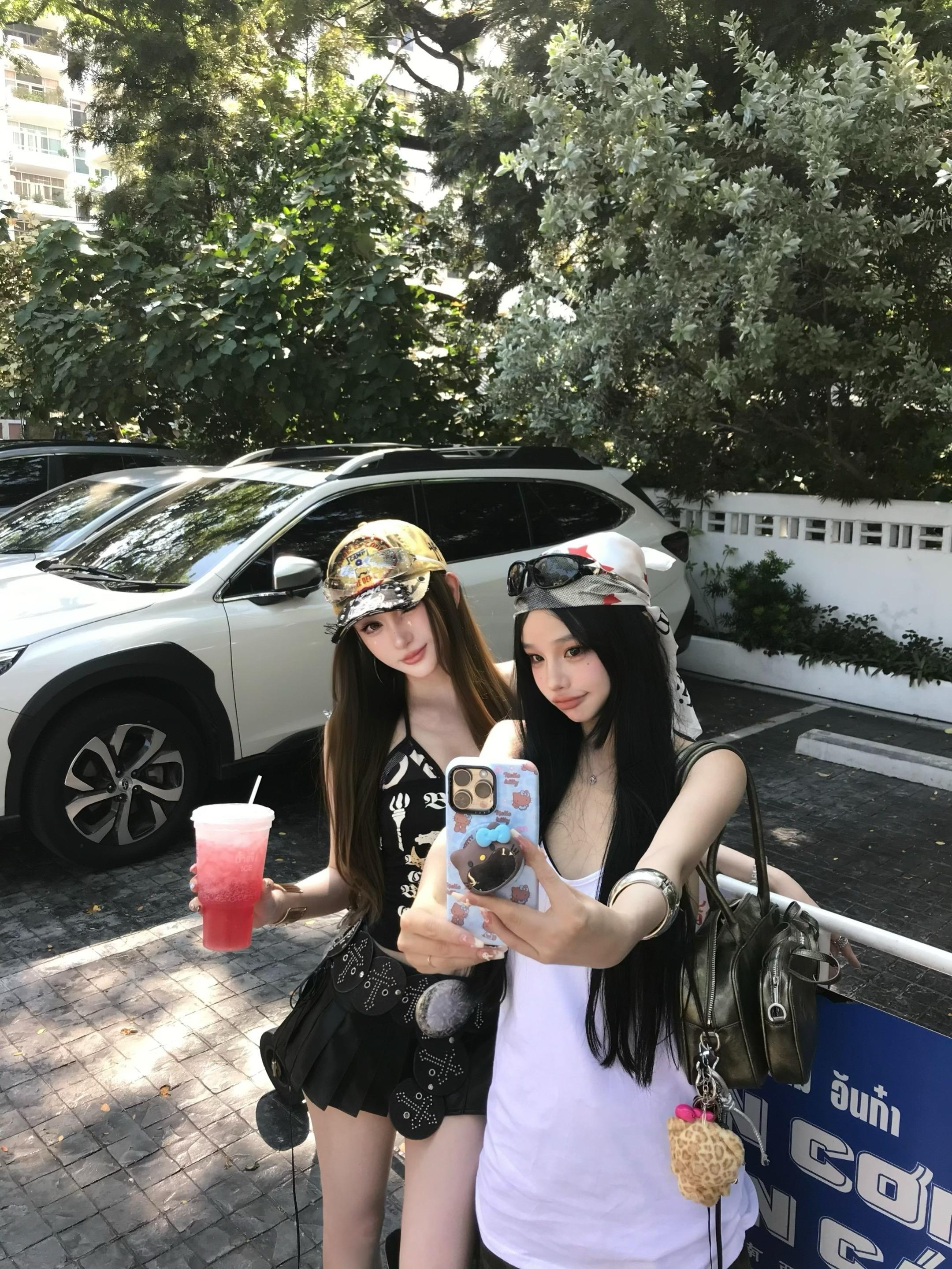 我好喜欢你，你尝起来又甜又辣的。