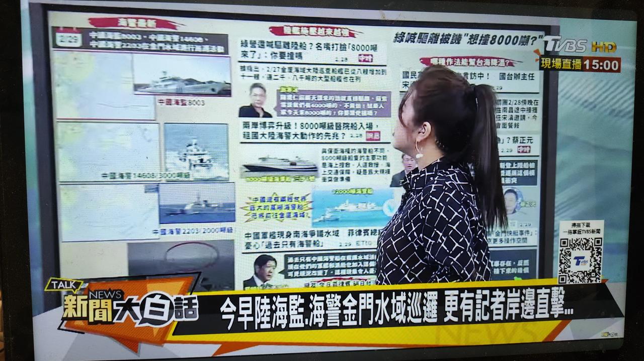 #庆哥评论#的看法: “当你不想跟我好好谈，我只好把“家伙”放桌上让你好好坐下跟
