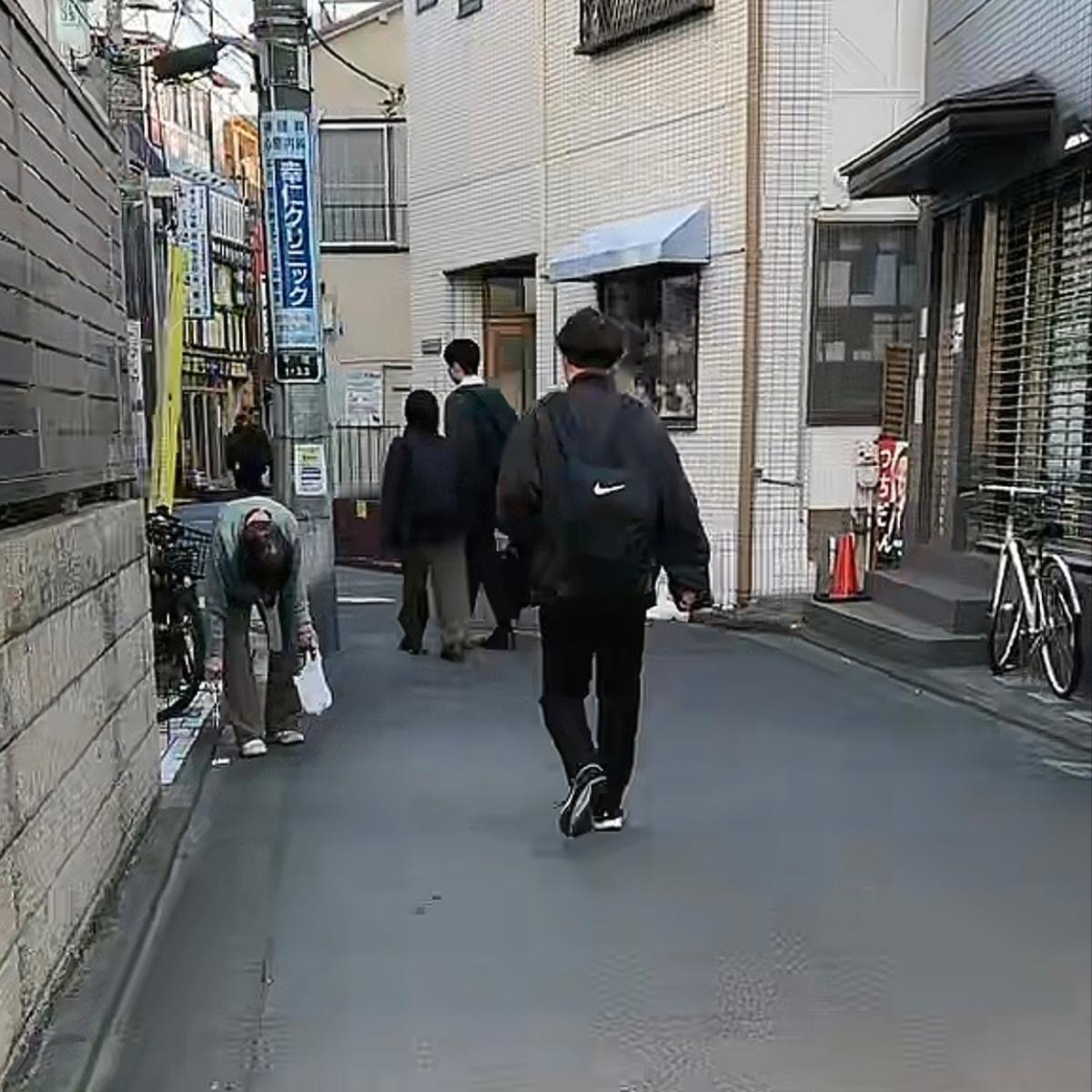 在日本做生意的二哥归心似箭
近来情况有些紧张，大使馆号召中国同胞别去日本，在那边