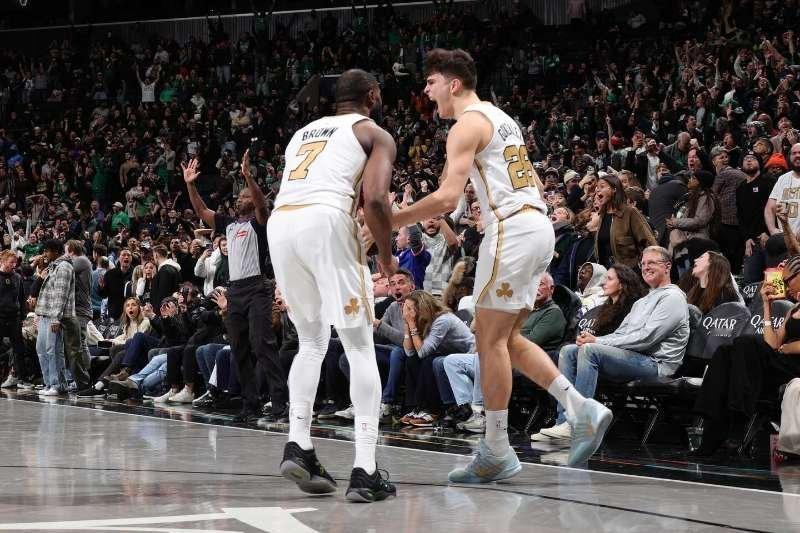 杰伦接受媒体采访时谈及本场比赛雨果-冈萨雷斯的关键球表现：“那对新秀来说是个关键