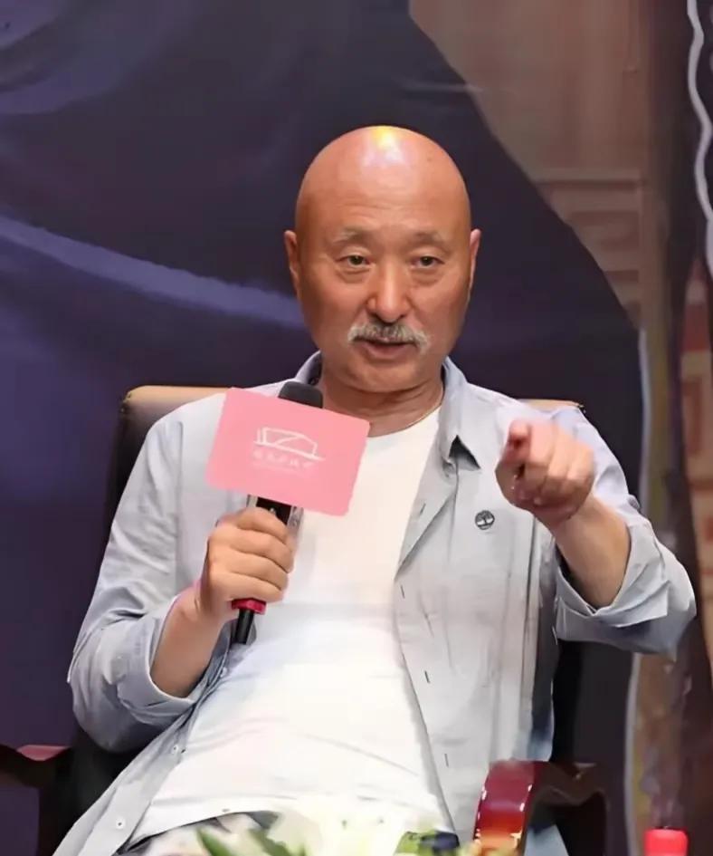 陈佩斯的《戏台》，票房不行，比不过长安的荔枝，现在后来的电影也比不过！

十年心