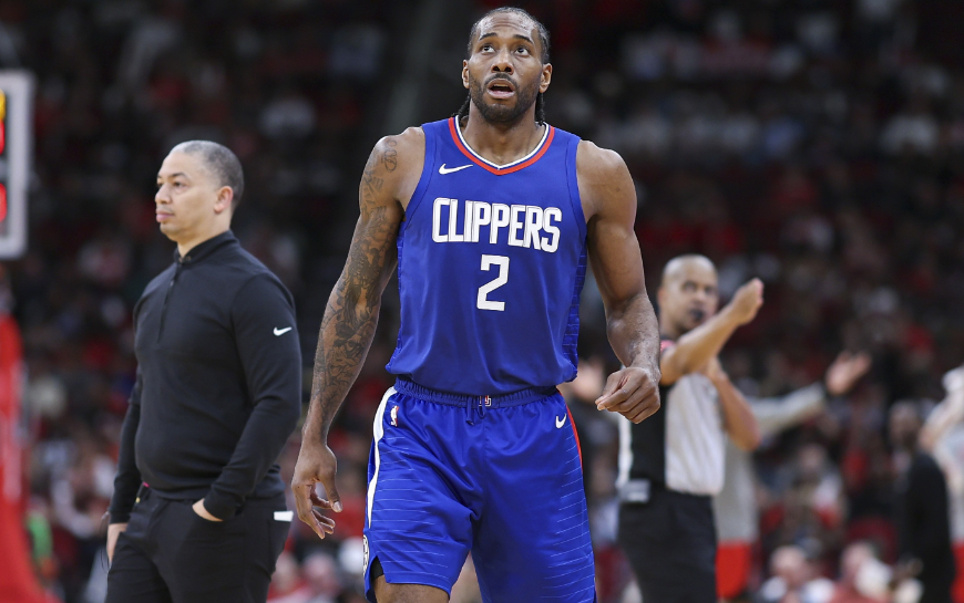 NBA常规赛，快船117-93轻取太阳，赛后快船主教练泰伦·卢接受了媒体采访。记