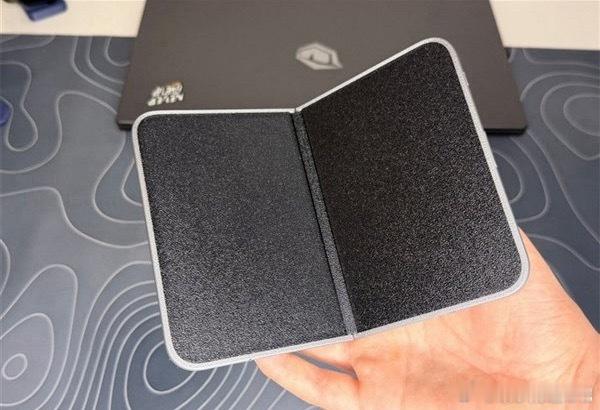 折叠屏iPhone外观实锤iPhoneFold应该就是这样了，说实话这个比例再加