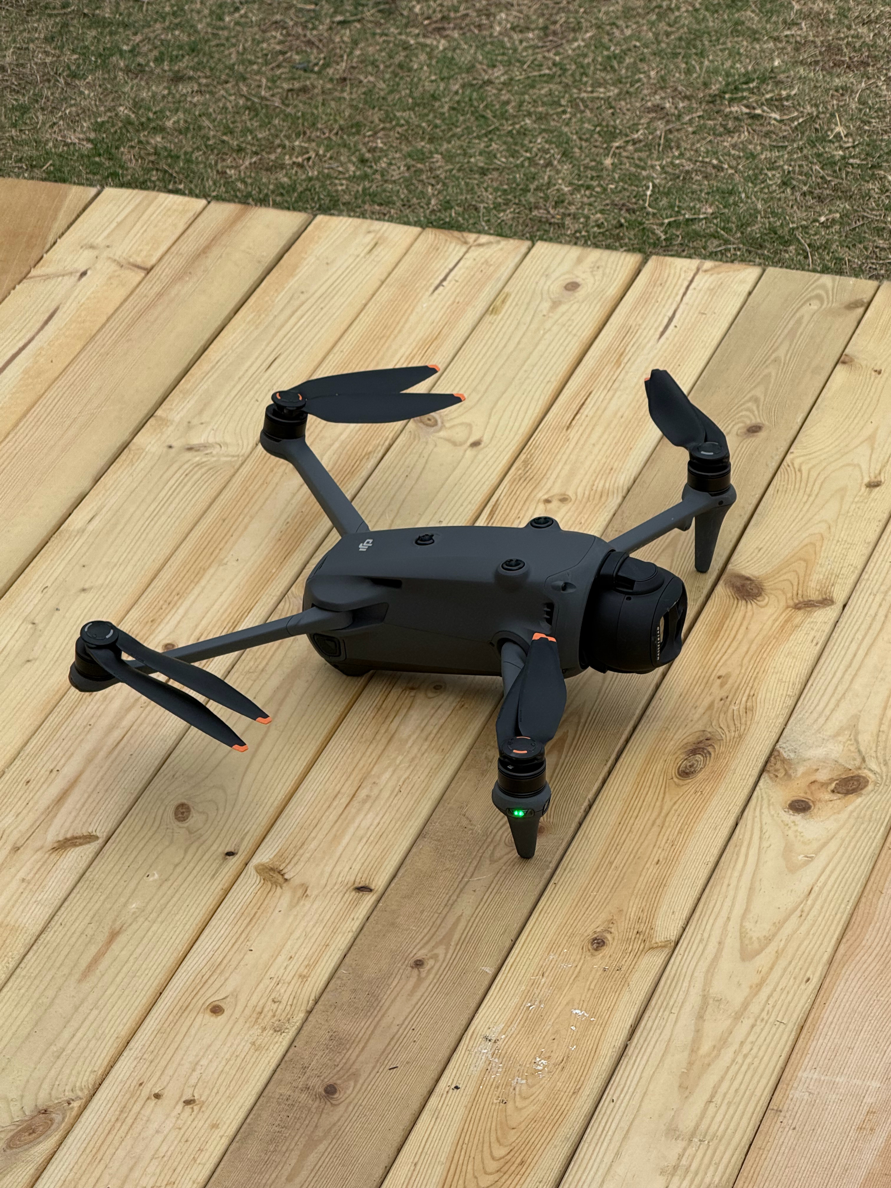 今天亲眼见证了DJI Mavic 4 Pro的炸鸡[笑cry]避障没生效，是不是
