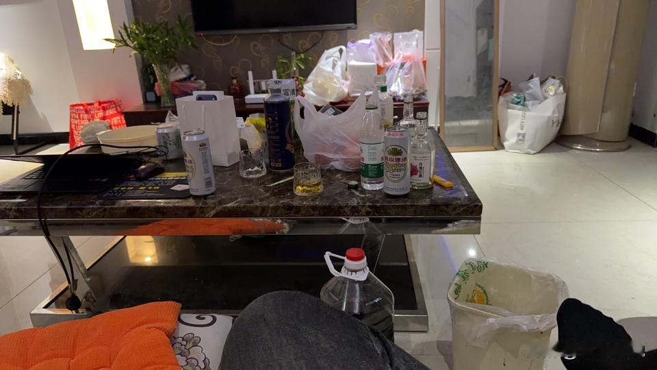 真的搞不懂，与辉同行可以做到让一堆普通人吃到特供的食品！

是与辉同行可以做到每