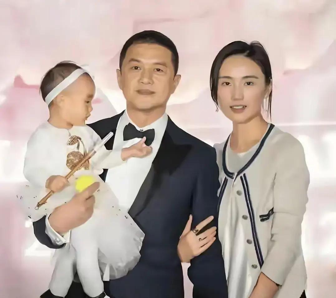 复婚传闻24小时被锤碎！李亚鹏突然官宣喜讯，这波操作太狠了！

昨天全网还在赌李