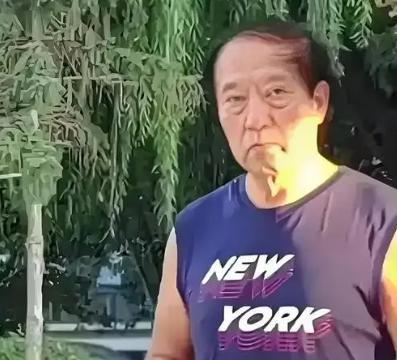 万万没想到，折腾半生、一度倾家荡产的牛群，晚年竟被美国毕业的儿子牛童，用最朴素的