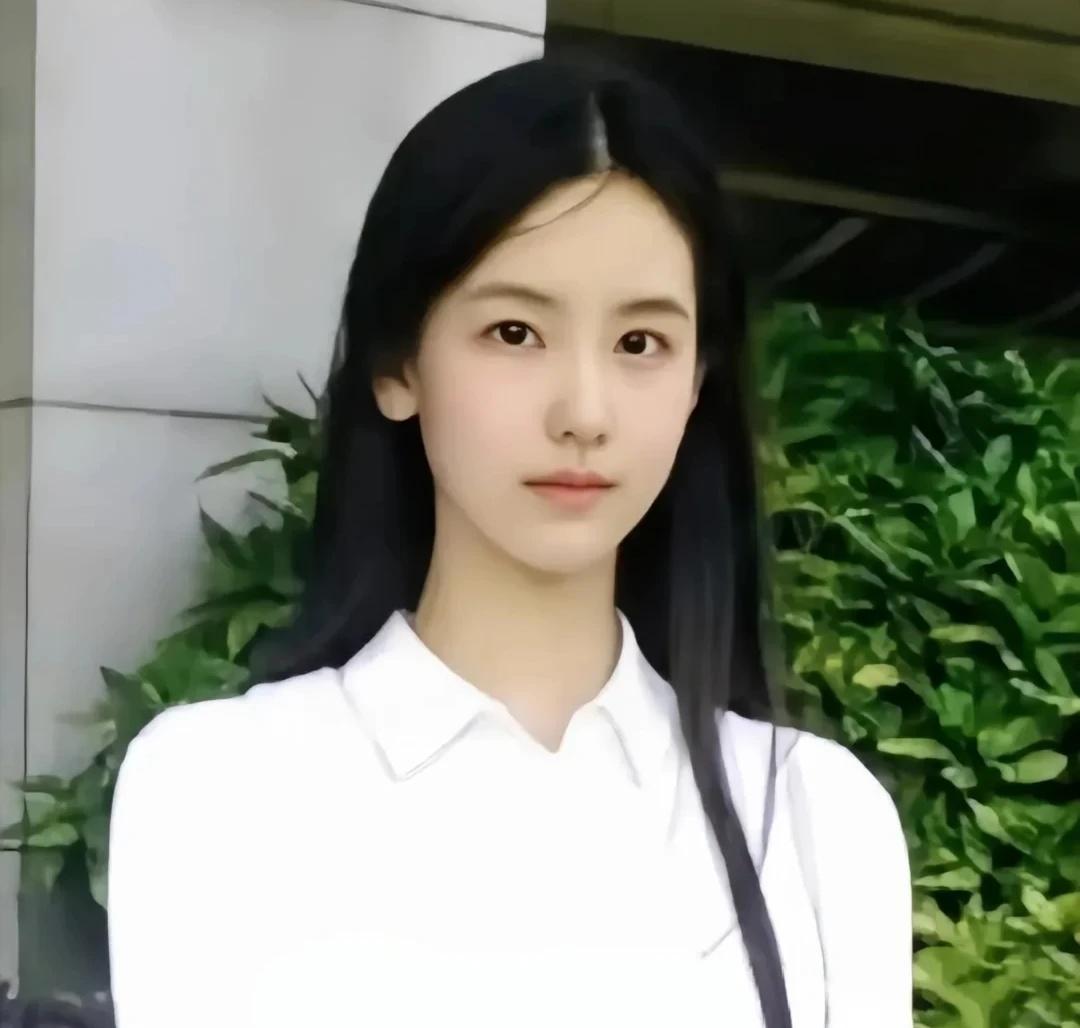 我贪恋你的早期
古早白月光 女明星 白月光 下辈子长这样陈都灵