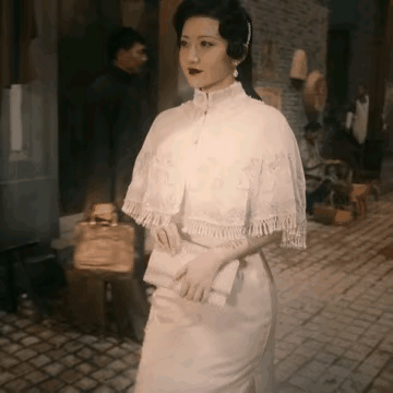 柳叶细眉芙蓉面，人间尤物。
又美又娇 还不惹人反感[比心]