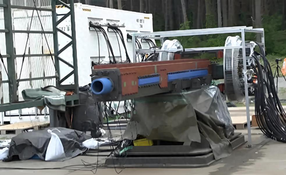 爆款解读：日本电磁炮能打沉“福建舰”？“军事自嗨”大戏开场了