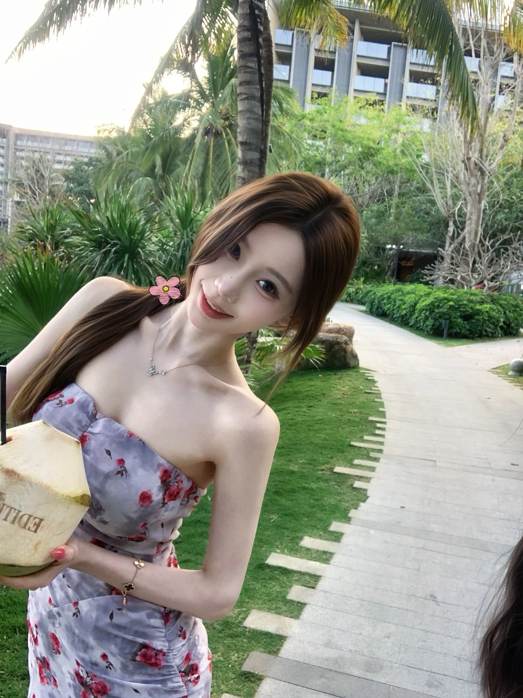 朋友劝我可别傻 她的笑真的好甜。