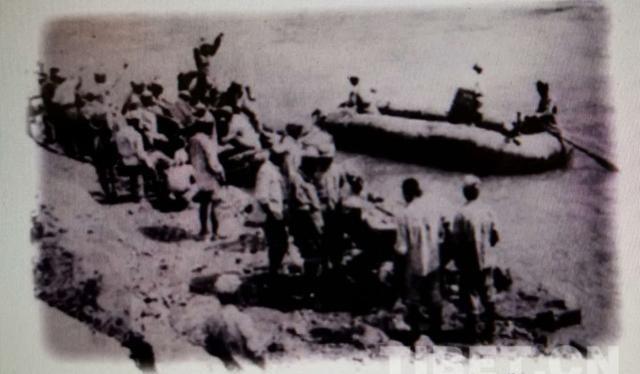 博古在长征途中配有四名随身警卫：罗正基、康念祥、陈先光和陈年标，这是按中央首长标