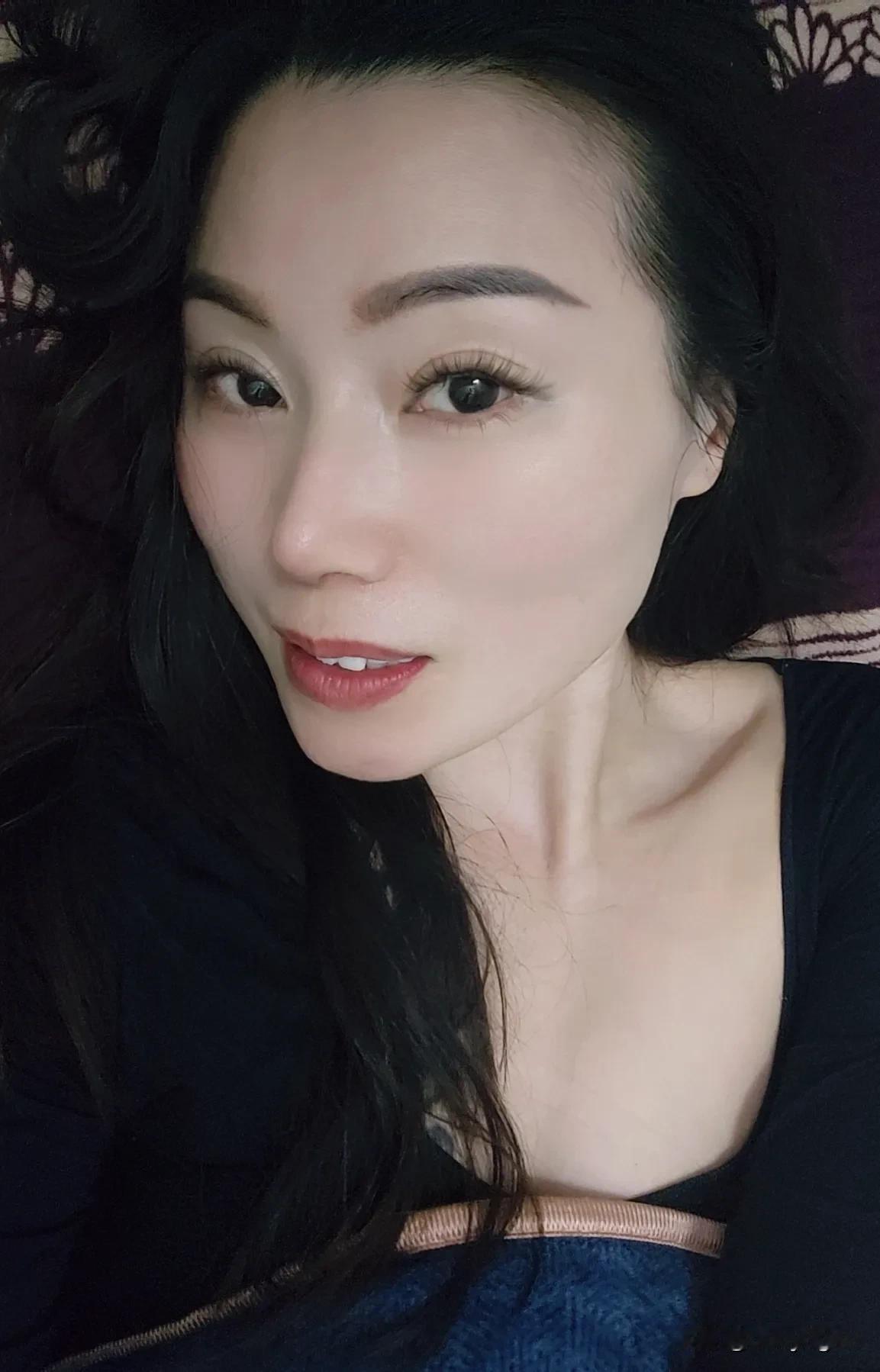 敷完面膜喽，美美哒睡觉💤晚安🌙独一无二 爱自己是终身浪漫的开始 晚安世界晚安