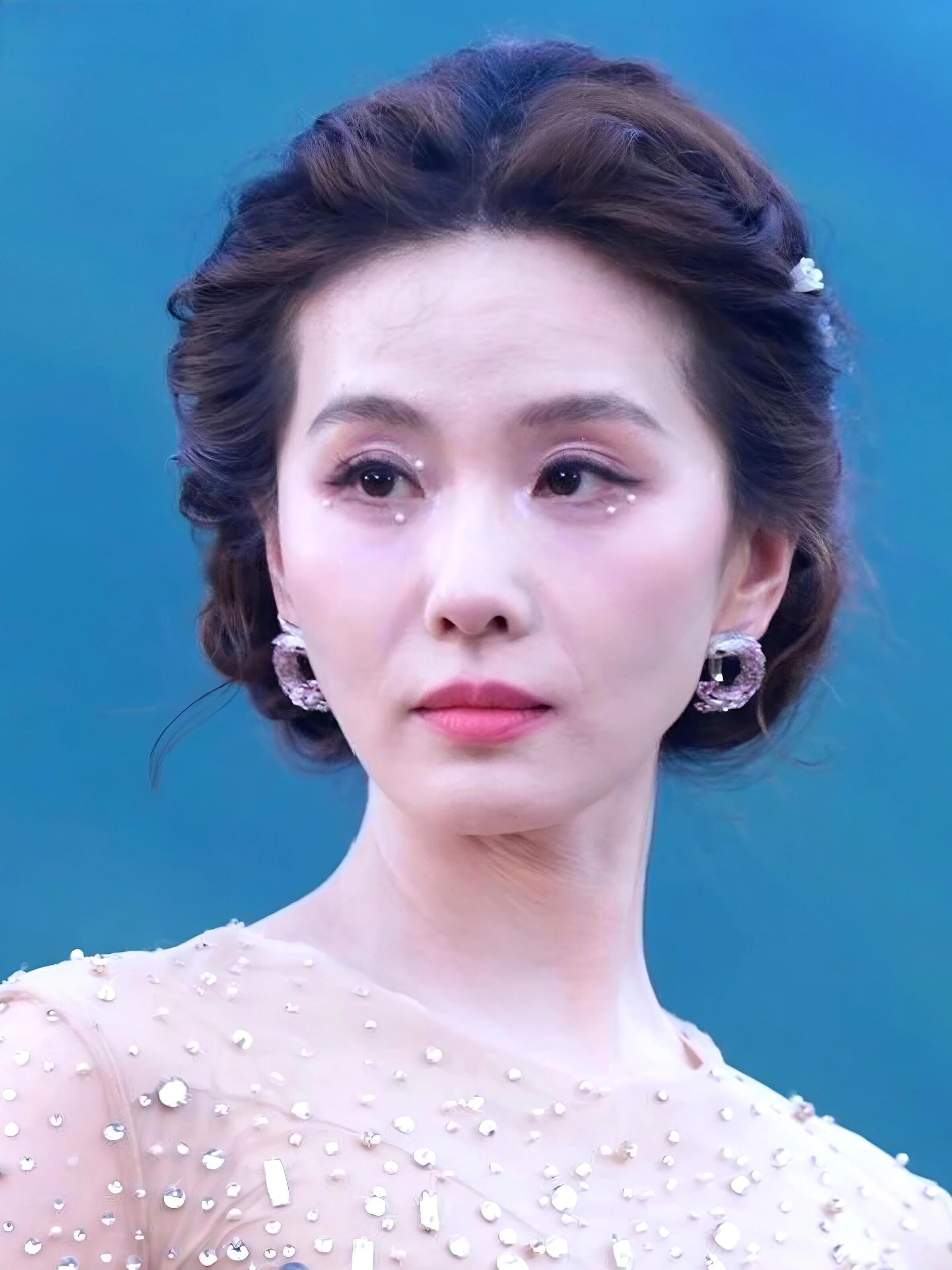 照片田宅凹+鼻小+天仓凹40岁开始精力大幅度下降这种格局40～50岁身体好就是事