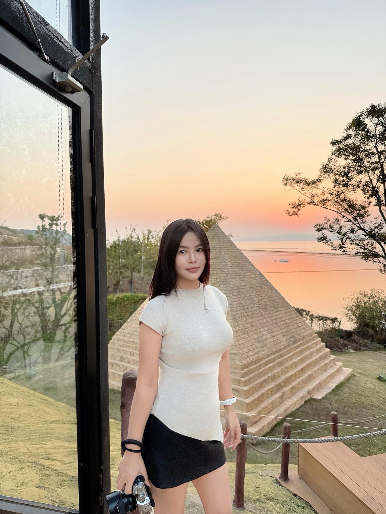 夕阳 法老秘境 穿搭 靴子