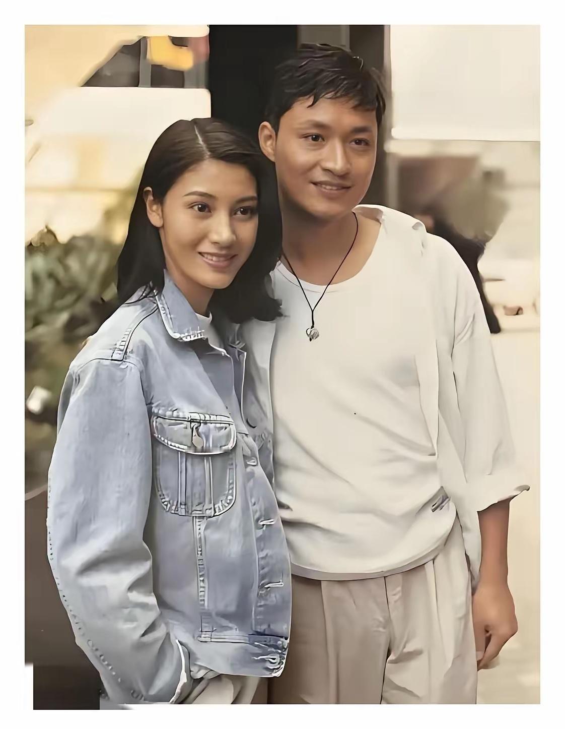 马景涛我一眼就能认出，他身边的美女是不是李嘉欣？    他俩仅仅是合作关系，19