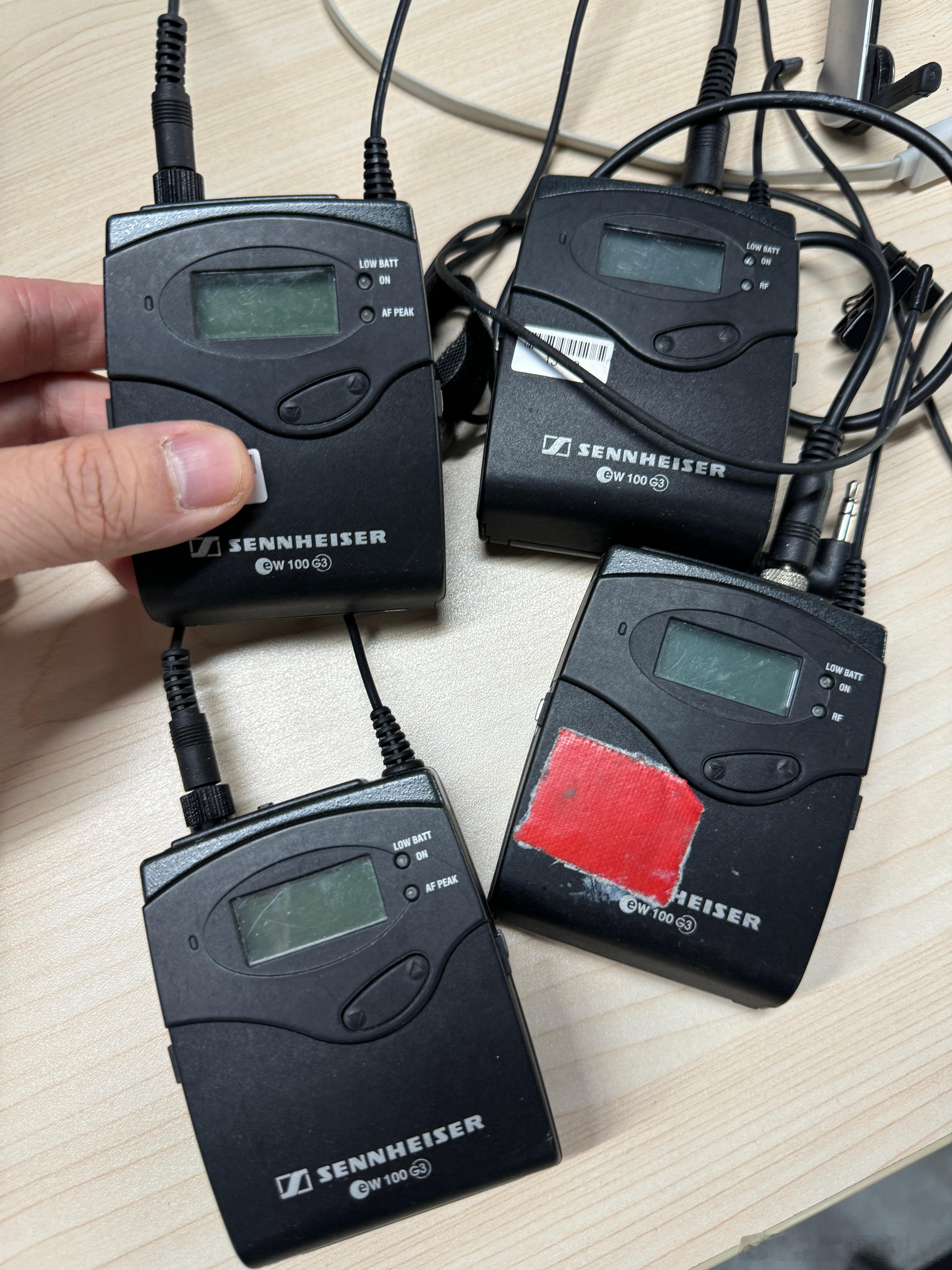 给大家看个时代的眼泪，16年我拍#车闻翔谈# 买的麦克风。这是两套，当年6000