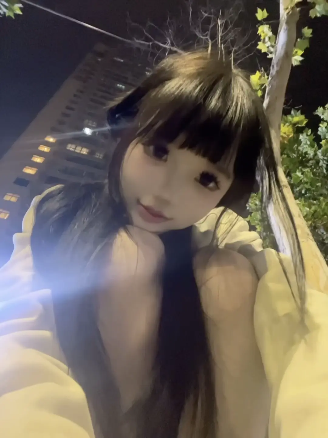 我能嘤嘤嘤 🥹也能冷冰冰 😒还能陪你躺在天台上数星星 🤩我能给你...