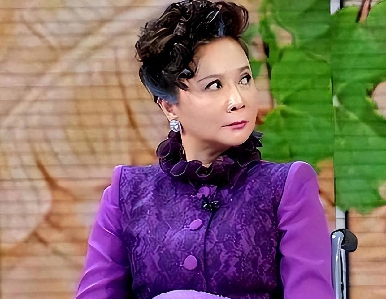 对于蔡明上春晚，还是征求一下大家的建议吧，有多少人愿意看到她呢？我是坚决抵制，非