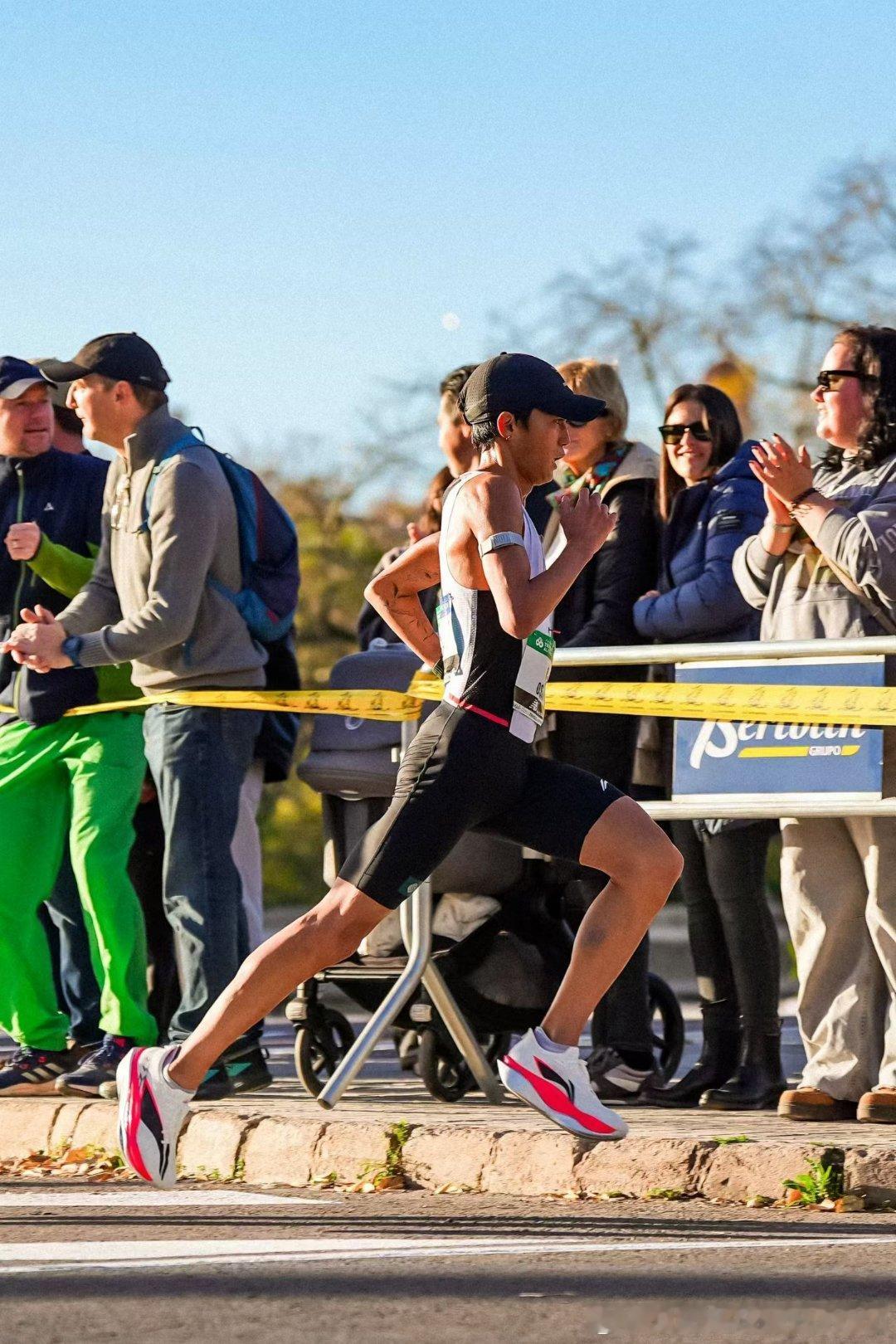 这跑姿也太帅了，心里已种草李宁了李宁大迫杰