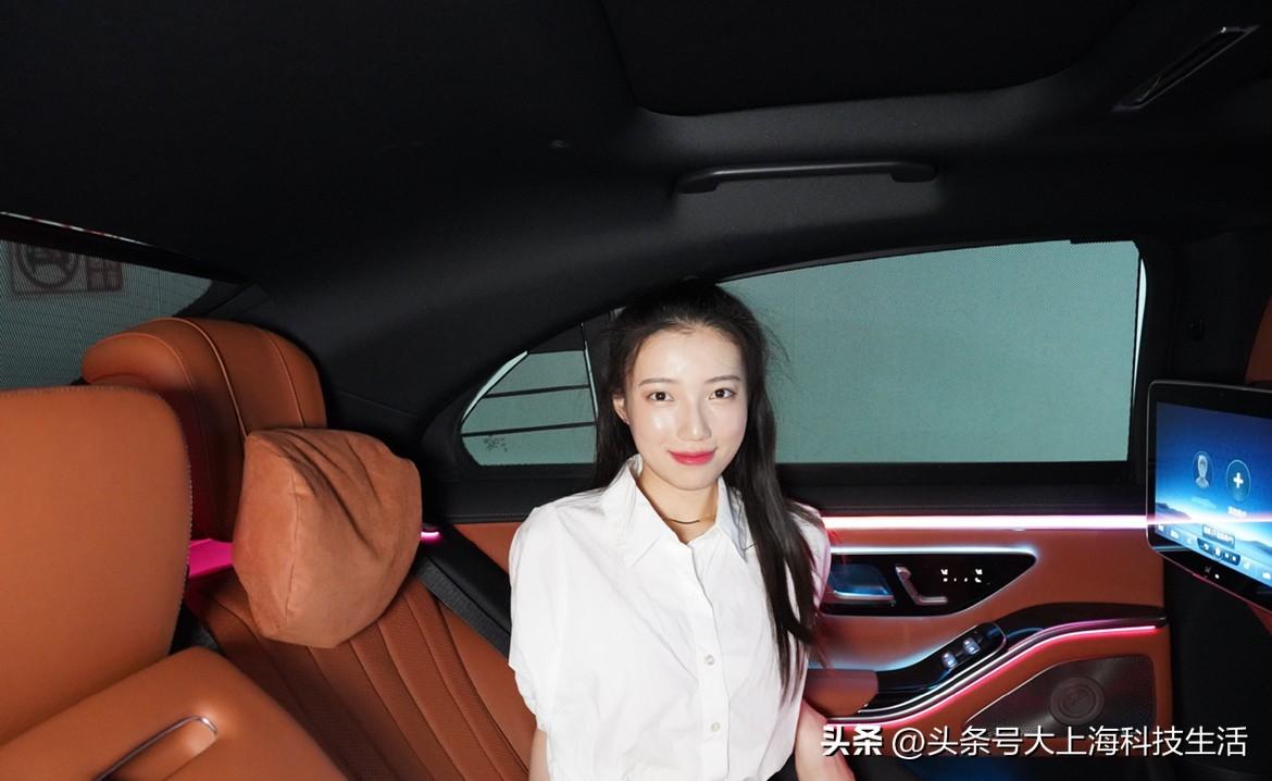 零几年我上幼儿园的时候，我爸买了蝴蝶奔那代S级，后来又买了G55，我对豪华车的认