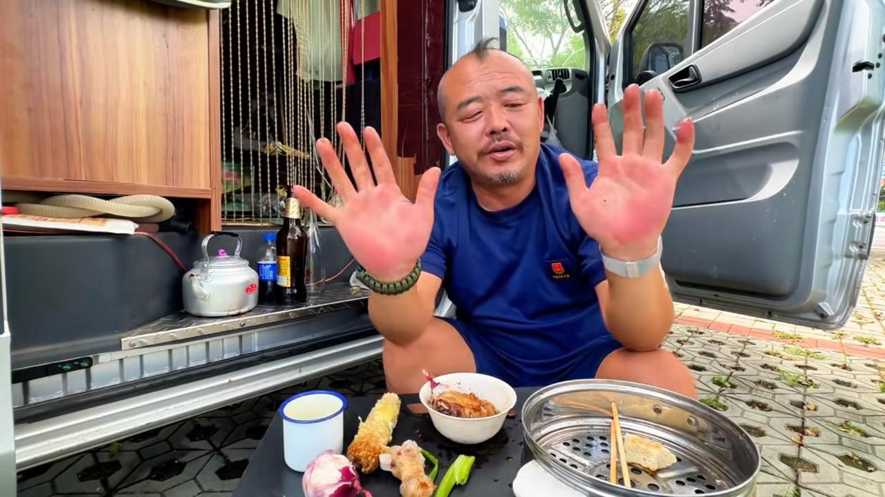 最近在沙和尚这么会写标题了吗？这标题一个比一个“胡说八道”，一开始在户外只猪蹄子