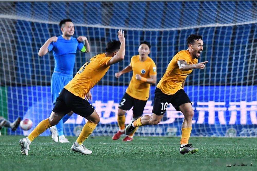 中超-奥尔蒂斯破门 深圳新鹏城1-0客胜南通支云
北京时间6月14日，中超第15