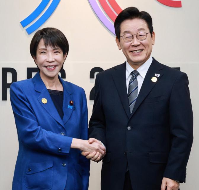 惊呆了！韩国总统访问日本前夕，高市早苗又发表惊人言论、破坏韩日关系。

高市早苗