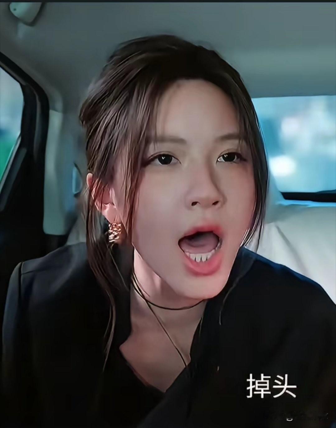 赵露思之前大闹确实是有高人指点，很明智，比那些说她不体面的人聪明多了，是她当下最