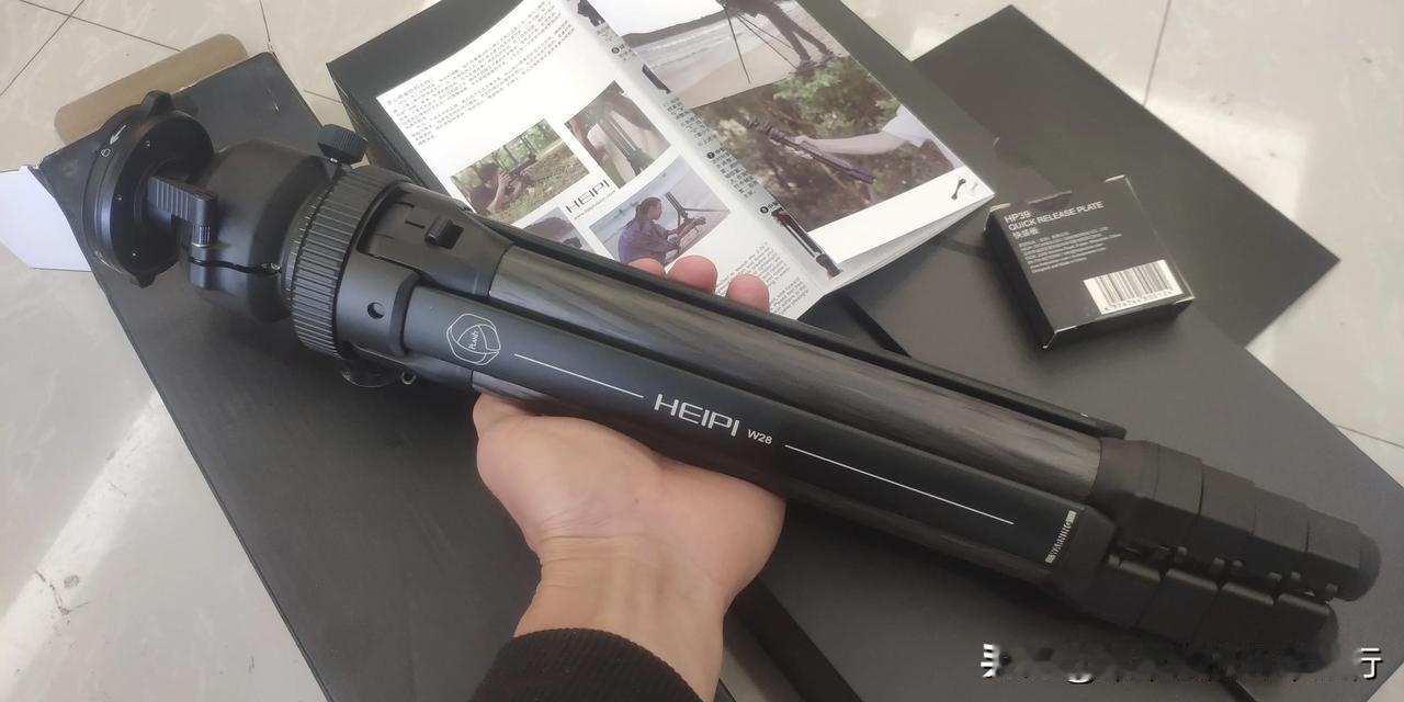 黑琵旅行三脚架，设计挺新颖，下周带去西藏测试一下[呲牙]