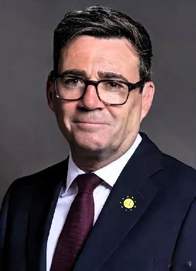 英国这回在红海方向动静不小，首相伯纳姆点头答应给沙特派空中加油机，这事儿看着是帮