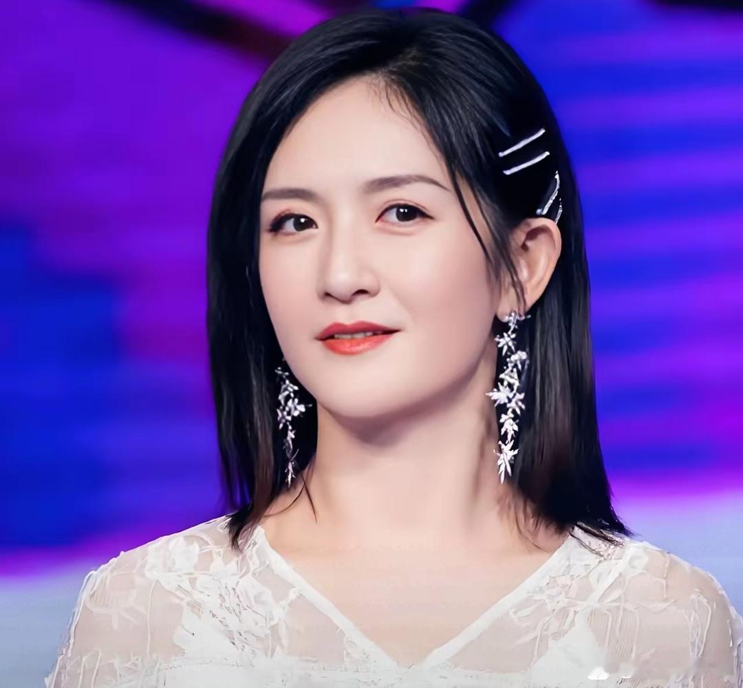 谢娜这次是真的听劝了自打全国巡演取消后，就没怎么在镜头前露面，连《披荆斩棘》这种