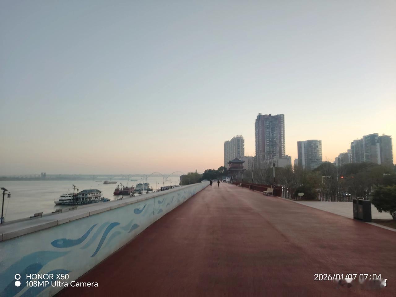 如何看待求助按猪女孩呆呆一天涨粉150万涨粉150万真的是好快呀