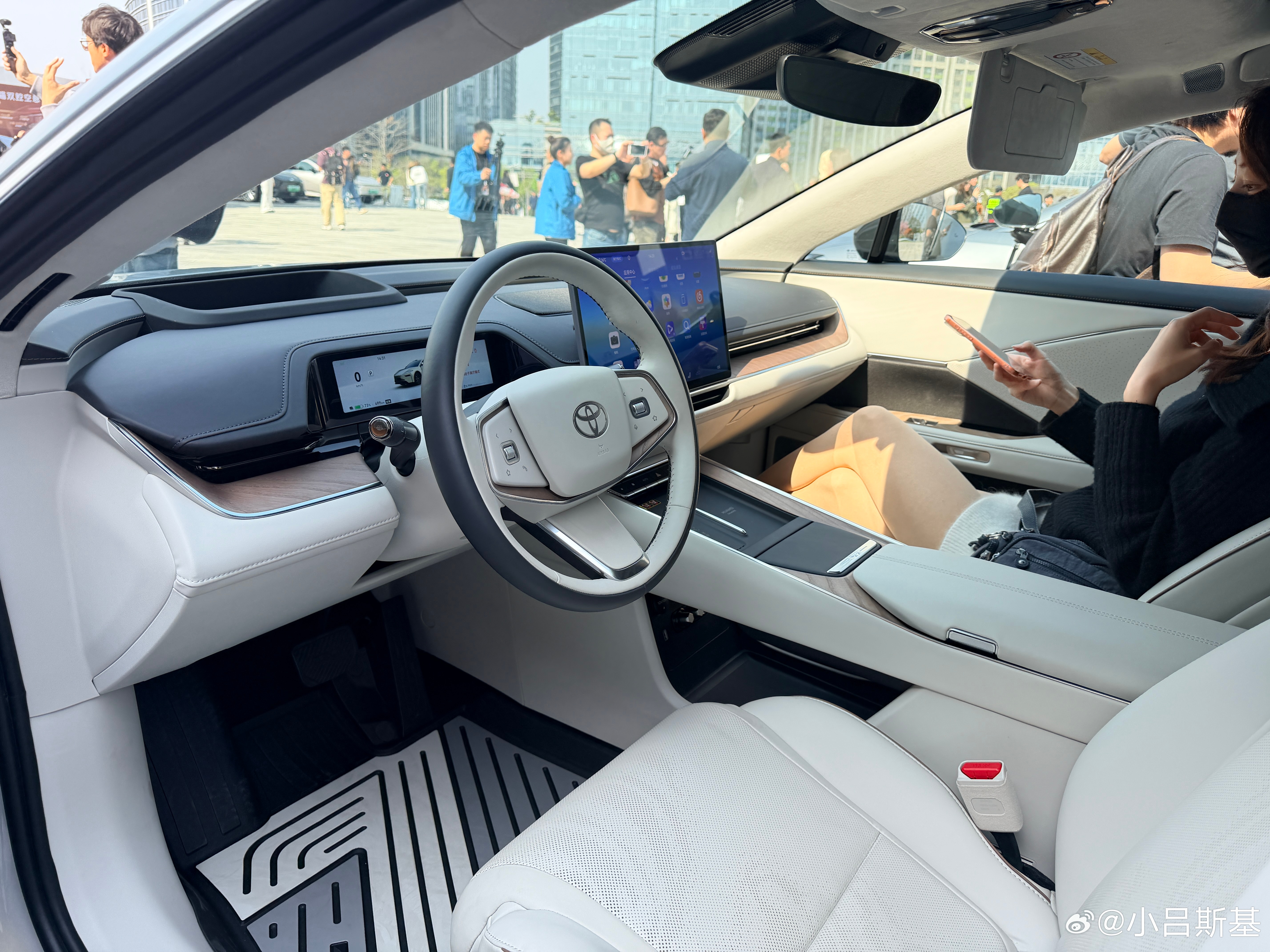 丰田品牌在国内尺寸最大的轿车上市了，铂智7，一个车长达5130mm、轴距为302