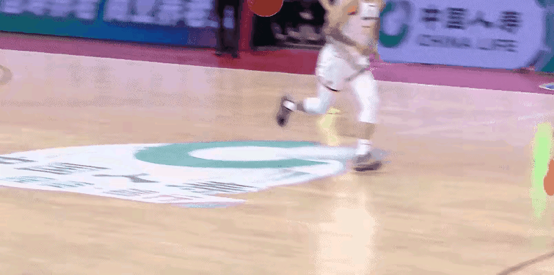 胡明轩和广东男篮的小伙伴们心理是强大的？还是脆弱的？长期让主教练这么吼，这么骂，