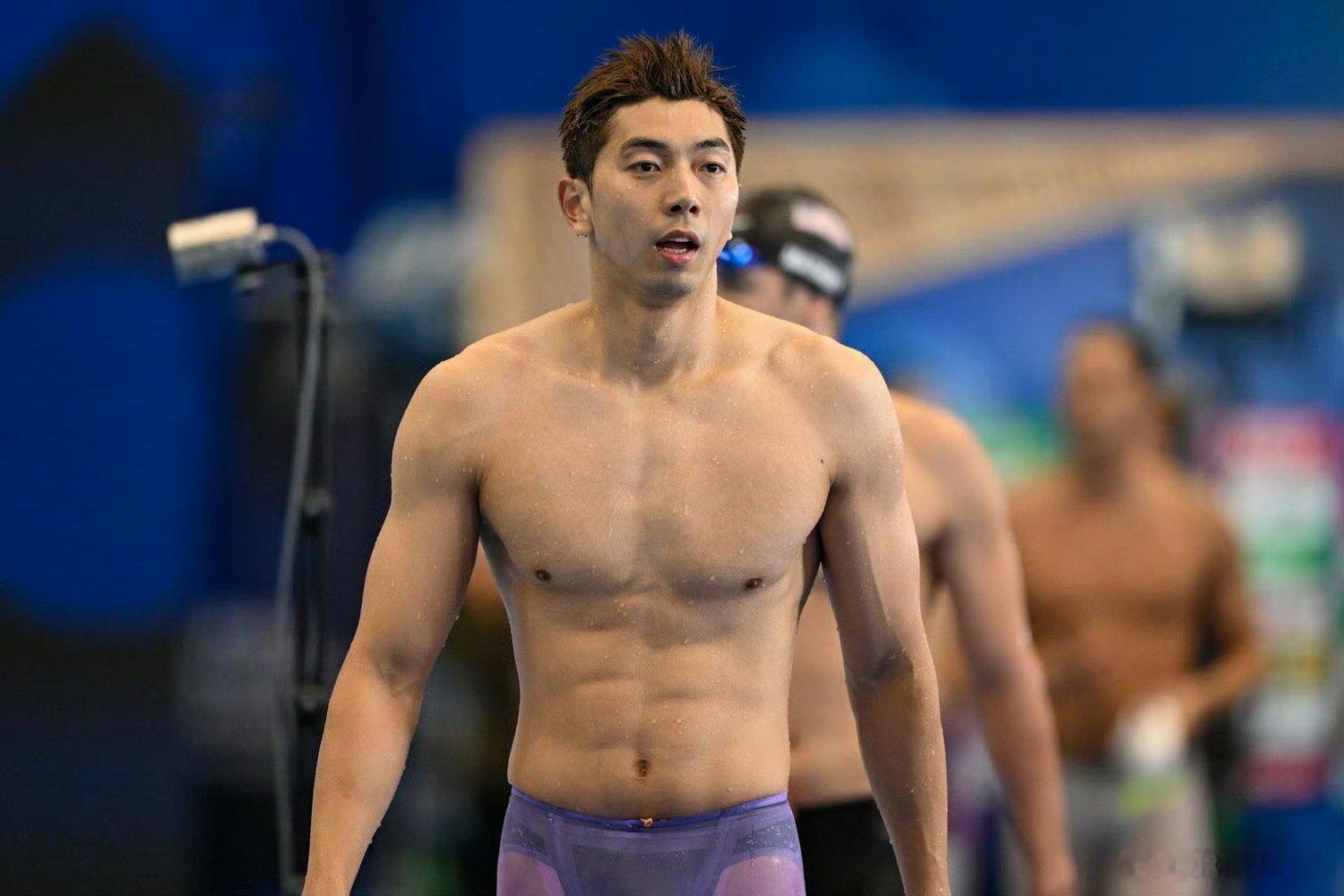 帅萌的闫子贝愿退役生活一切顺利